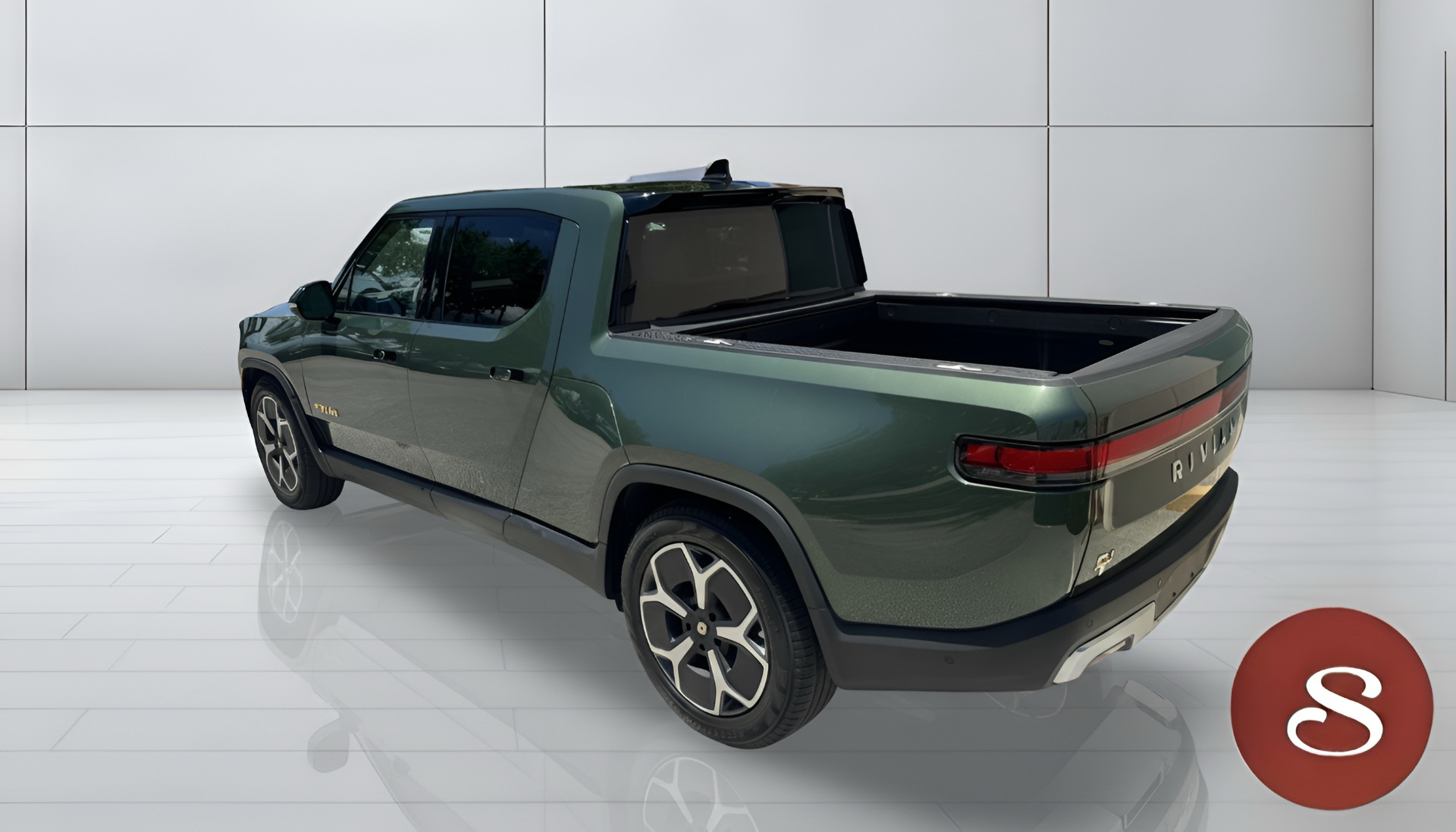 View vehicle photo 2