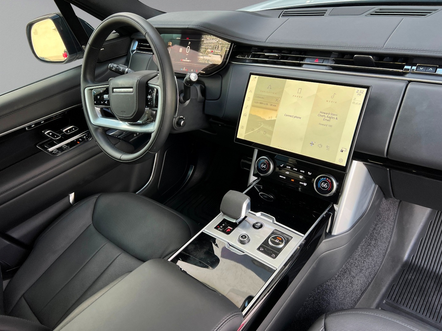 2023 Land Rover Range Rover SE photo 17