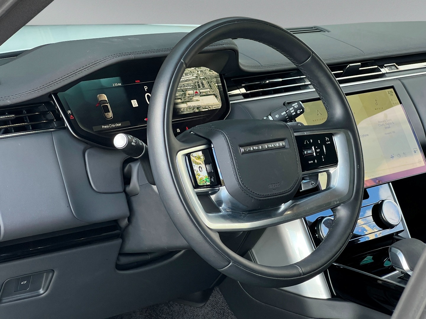 2023 Land Rover Range Rover SE photo 32