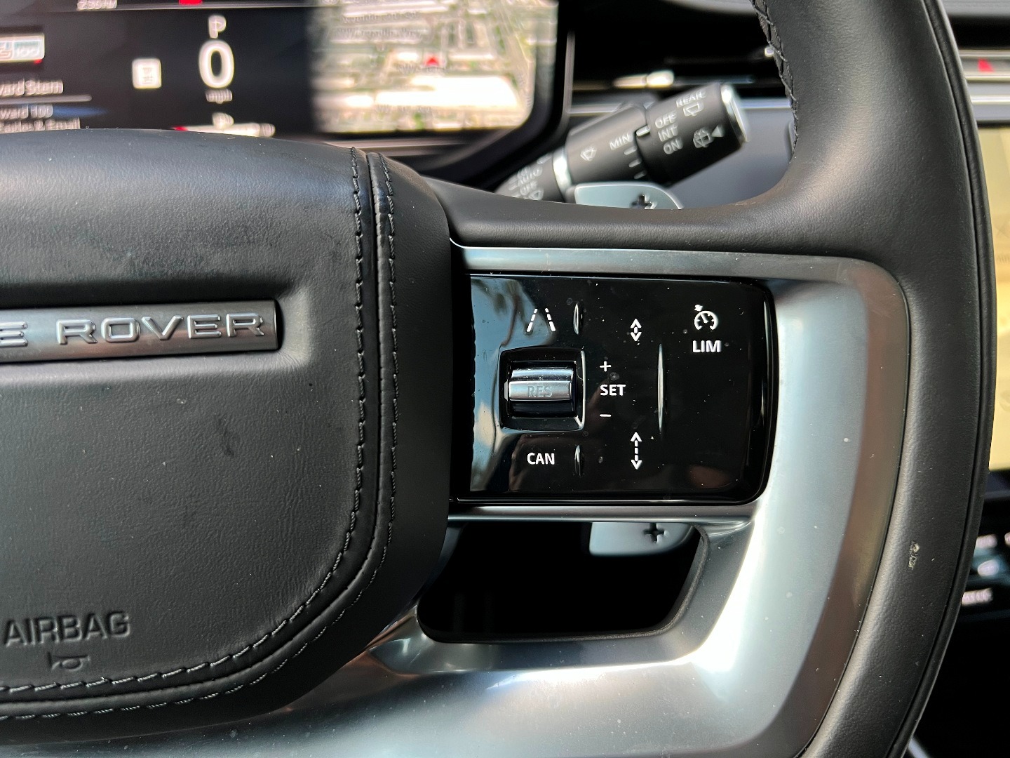 2023 Land Rover Range Rover SE photo 39