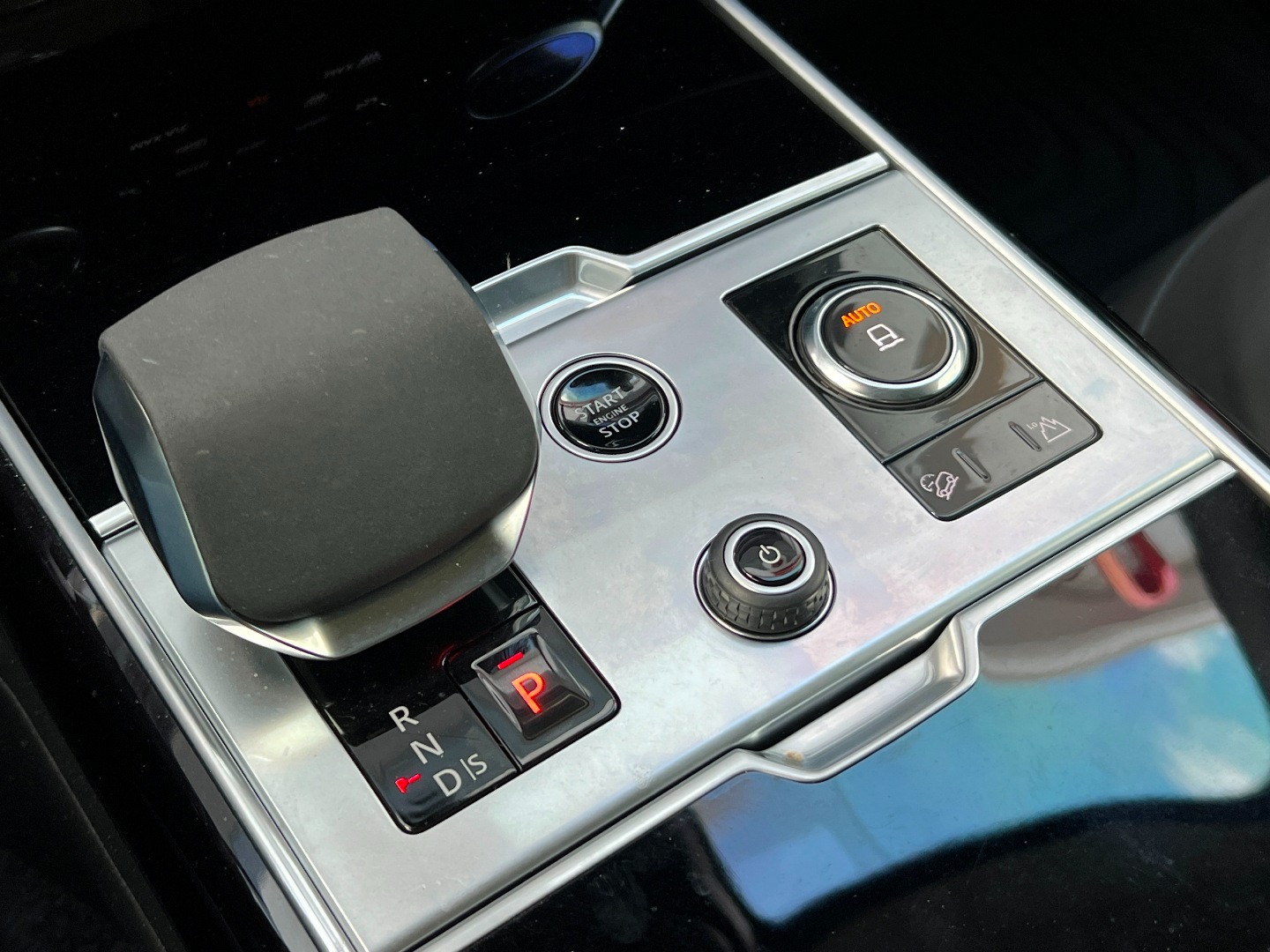 2023 Land Rover Range Rover SE photo 43