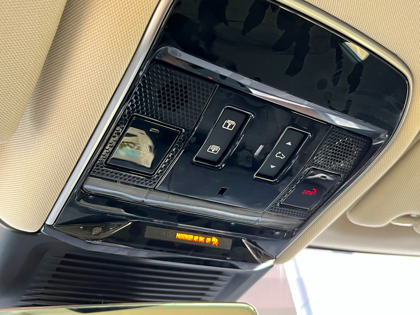 2023 Land Rover Range Rover SE photo 46