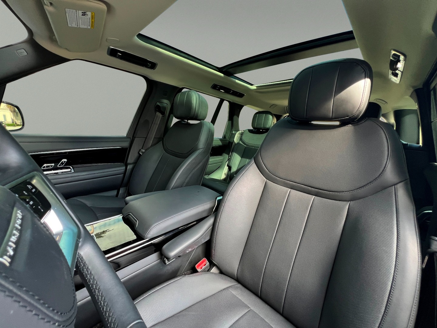 2023 Land Rover Range Rover SE photo 47